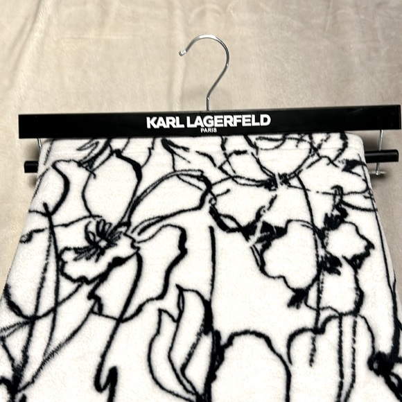 Karl Lagerfeld blanket - Picture 4 of 4